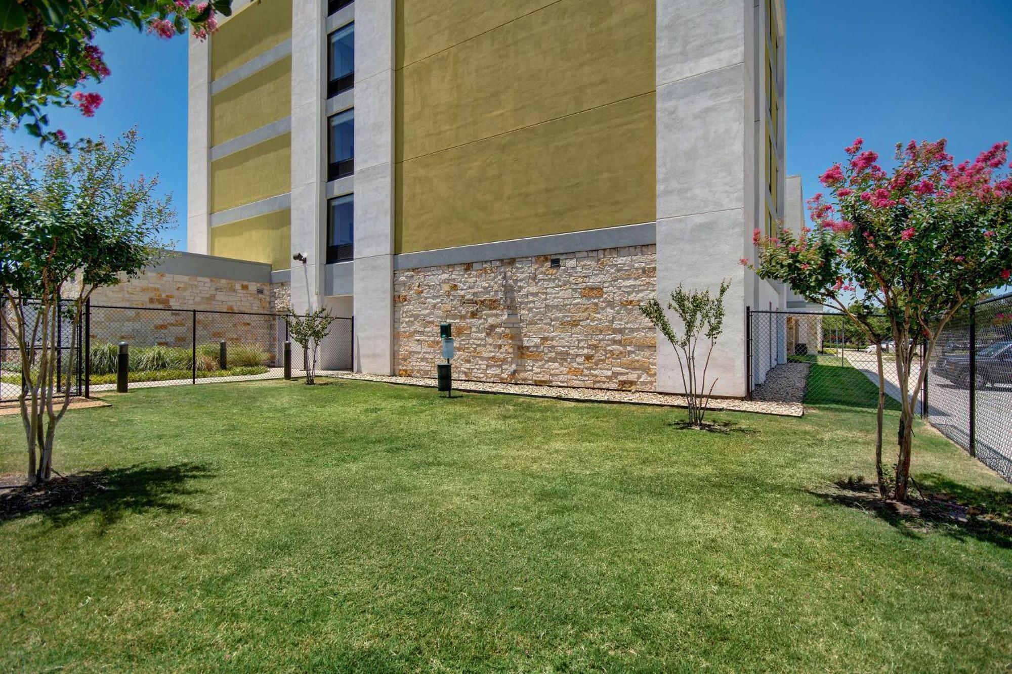 Home2 Suites By Hilton Dallas Addison Buitenkant foto